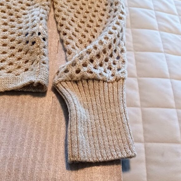 APT 9 Tan Crochet Hollow out scoop neck long sleeve top w/gold sparkles size XL - Picture 3 of 10